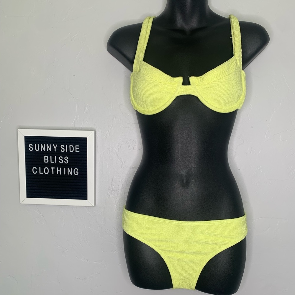 Neon Yellow Textured Underwire Bikini Set Size Small Two Piece Swimwear